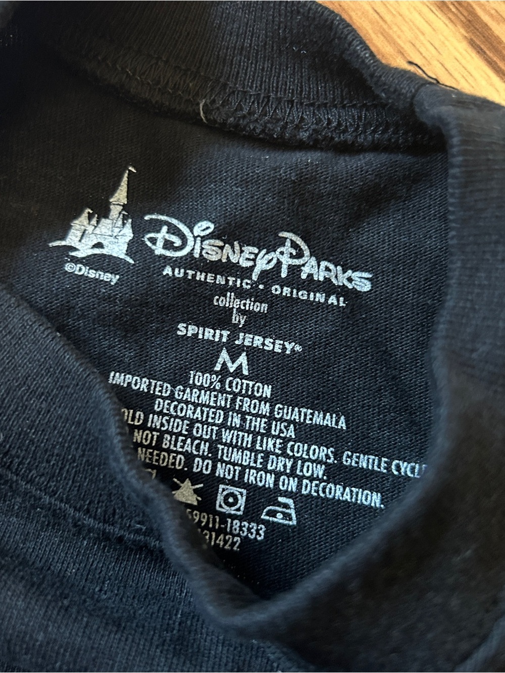 Disneyland resort holiday spirit jersey - Picture 3 of 4